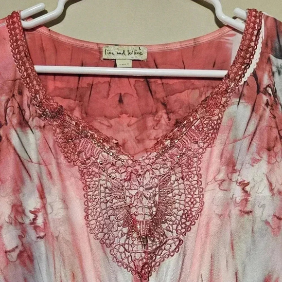 Live and Let Live Tunic Top Women's Size Large Short Sleeve Asymmetrical Hem - Picture 3 of 9